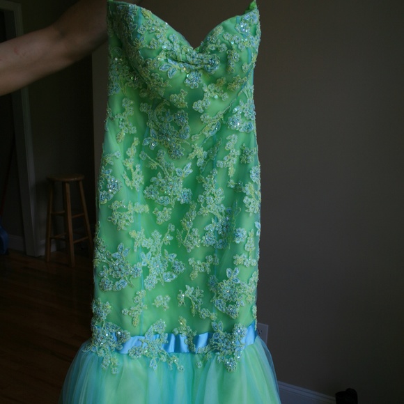Price Reduced! Jovani Mermaid Gown - Picture 2 of 8